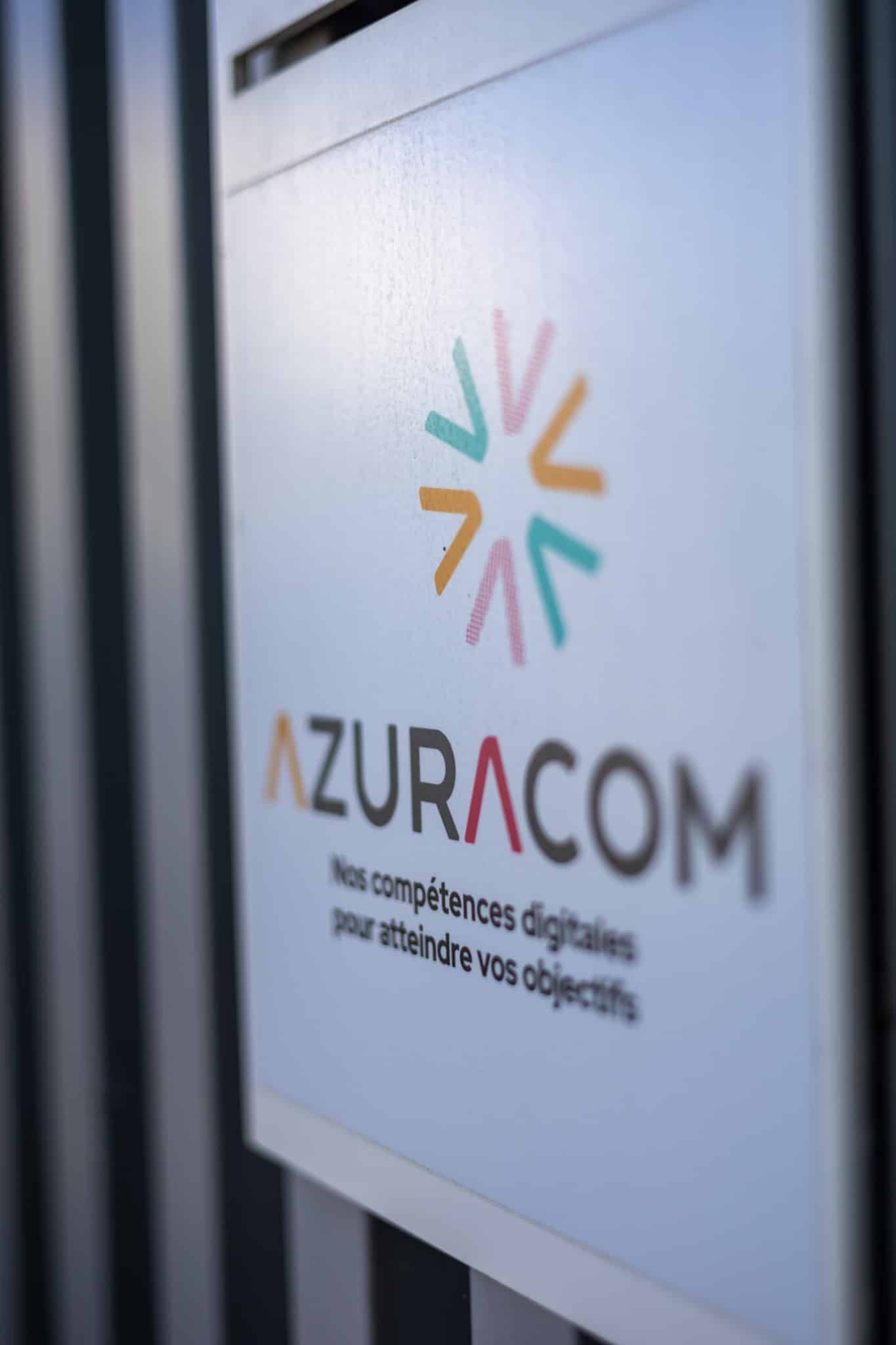 Le logo d'Azuracom : bien plus qu'une image, c'est le symbole de notre engagement en tant qu'agence web innovante.