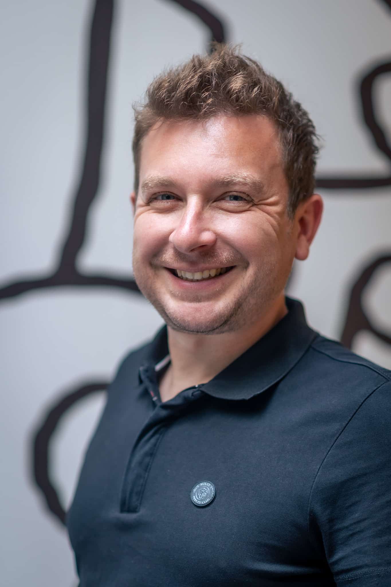 Florent Giraud, le Fondateur d'Azuracom. C'est sa vision qui guide notre agence web vers l'excellence pour vos projets.